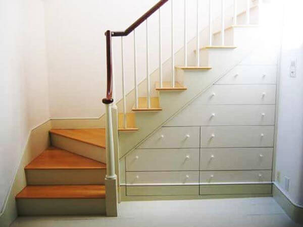 Как сделать лестницу на второй этаж в маленьком доме?