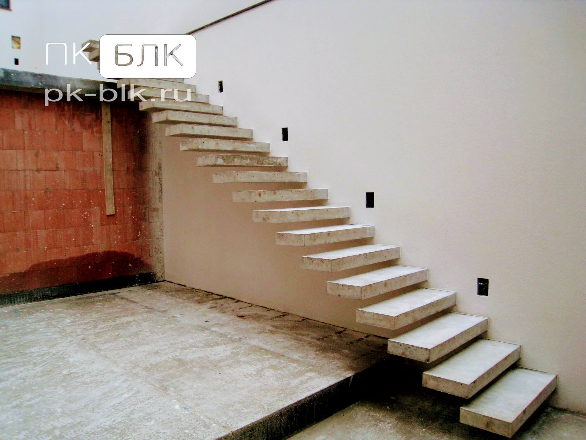 Ж б лестницы. Одномаршевая бетонная лестница. Консольные лестницы монолит. Одномаршевая лестница консольная. Одномаршевая монолитная лестница.